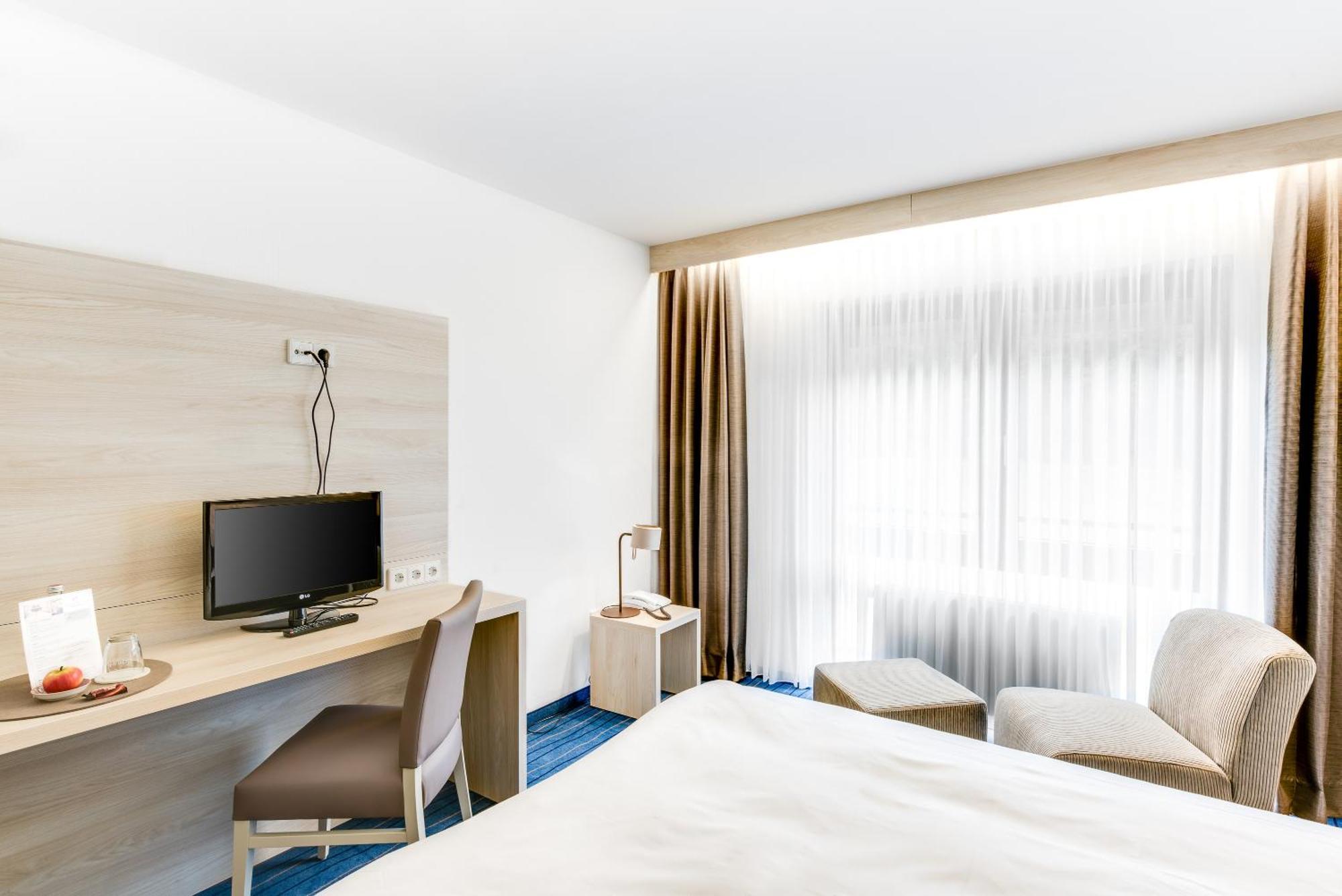 Business Class Hotel Haeckermuehle Tiefenbronn Bilik gambar
