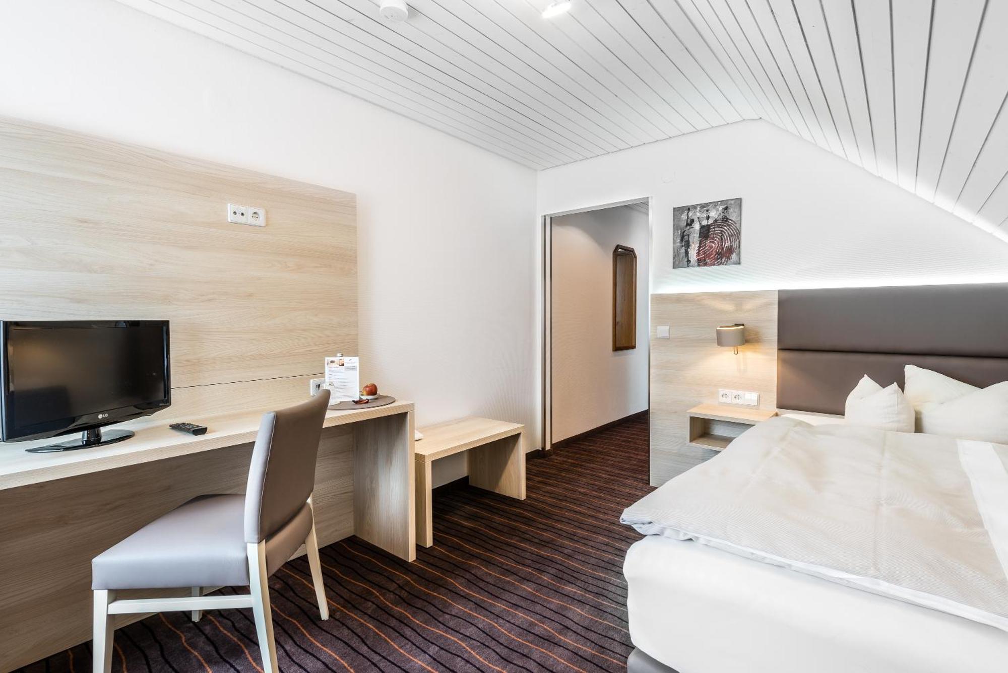 Business Class Hotel Haeckermuehle Tiefenbronn Bilik gambar
